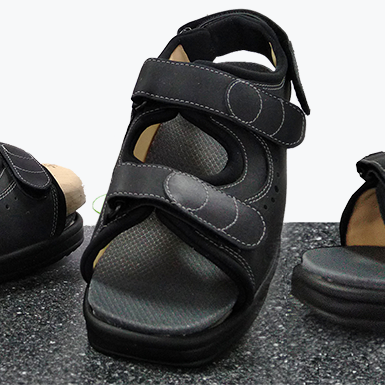 sandalen_schwarz_klett_999x385px_72dpi_transp-hg